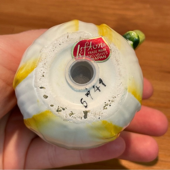 VTG Lefton Yellow Cabbage Rose Salt and Pepper Shakers Handles Cottagecore Green - Picture 12 of 16